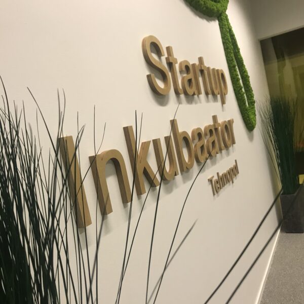 DA168383-F4A0-4B9D-8799-5BE1C5B5F97A