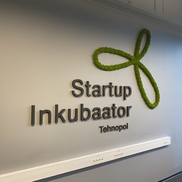 5C226B79-65E5-4F6F-9EFB-91439DAF7CDB