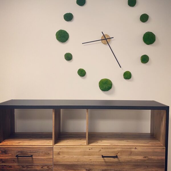 Kell mätassamblikust. Tamme puidust seierikorpus. Forgreenerlife.com