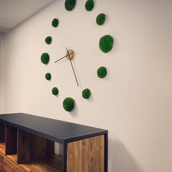 Kell mätassamblikust. Tamme puidust seierikorpus. Forgreenerlife.com