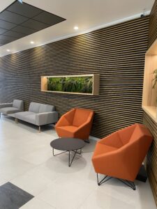 Ärimaja Tehnopolis taimedega valgustatud pilt