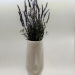 Lavendel keraamilises vaasis
