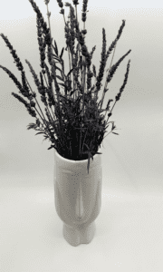 Säilitatud_lavendel_keraamilises_vaasis