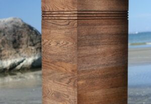 Tammepuidust lilllekast ratastel kõrge