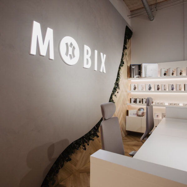 twofactorsxmobix-4-1365x2048