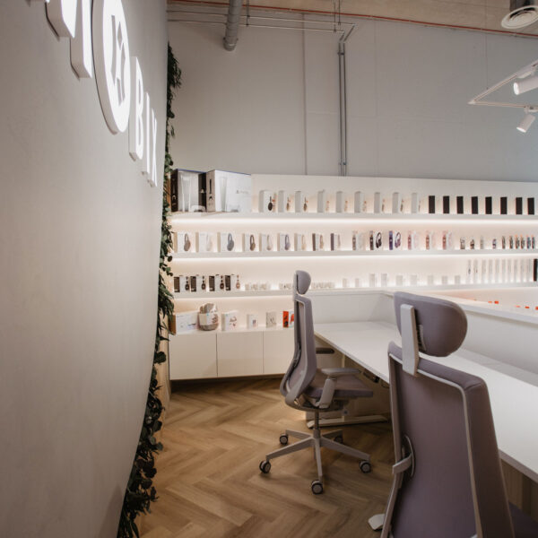 twofactorsxmobix-44-1365x2048